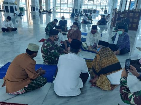 Kunker Ke Sultra Pangdam Hasanuddin Tinjau Sarana Fitness Korem 143