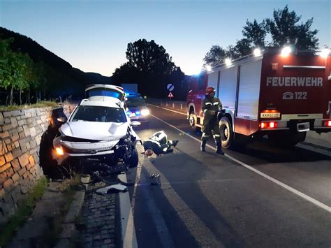 Fahrzeugbergung Nach Verkehrsunfall B3 Feuerwehr Weissenkirchen