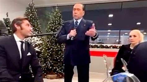 La Destra Vuole Intitolare A Berlusconi L Aeroporto Di Malpensa E