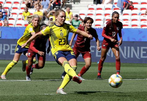 Thailand Scores 1st World Cup Goal In 5 1 Loss To Sweden
