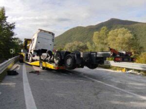 Chiusura Della Strada Statale 17 In Abruzzo Incidente Stradale