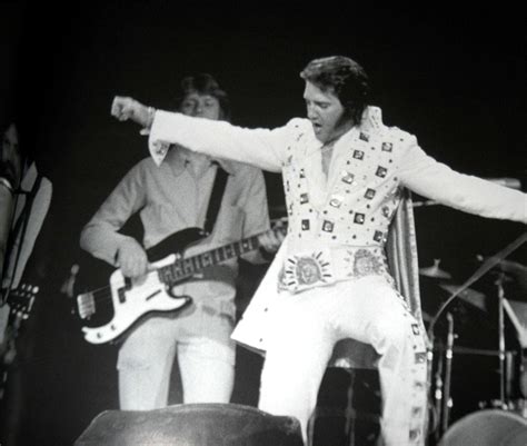 Elvis In Concert At The Madison Square Garden In June 10 1972 Elvis Jumpsuits Elvis Presley