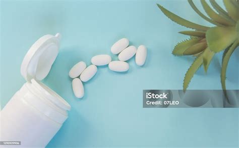 ramuan obat pil herbal  tanaman medis  sehat daun hijau obat