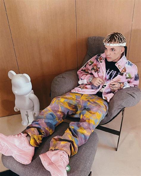 Элджей Outfit from August 27, 2020 | WHAT’S ON THE STAR?