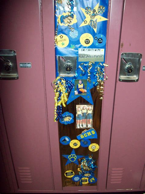 This Is How I Decorated My Daughters Locker For Cheer Locker Decorations Cheerleading Crafts