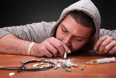 A Guide To The Dangers Of Snorting Oxycodone