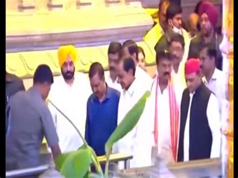 KCR Mann Kejriwal And Akhilesh Visit Temple Together Ahead Of BRS