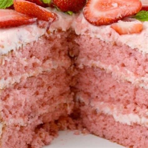 Strawberry Layer Cake Gonna Want Seconds