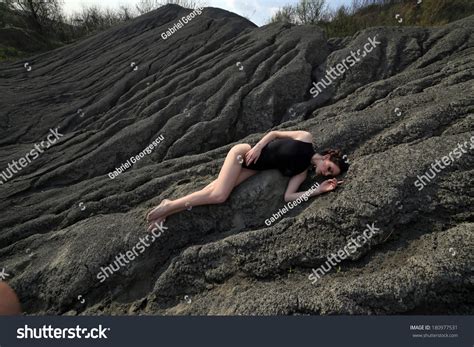 Fashion Portrait Sexy Girl Bikini Lying Stock Photo 180977531 Shutterstock