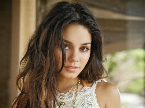 Vanessa Hudgens Habla Sobre Zac Efron ~ La Moda En Los Famosos