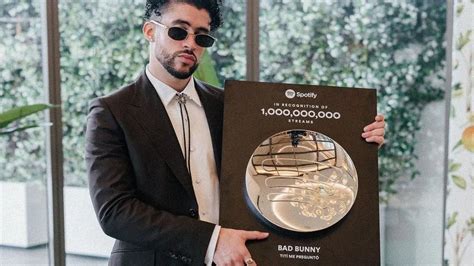 Bad Bunny Se Convierte En El Artista M S Reproducido En La Historia De