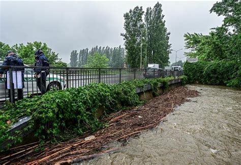 Obilne Padaline Izazvale Poplave Na Siciliji Bljesak Info Bh