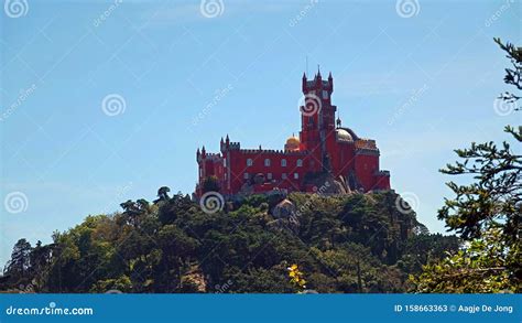 Palacio Pena Del Castillo Morisco En Sintra Portugal Imagen De Archivo