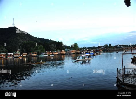 Kashmir World Famous Dal Lake A Shikara Ride Jannat On Mission