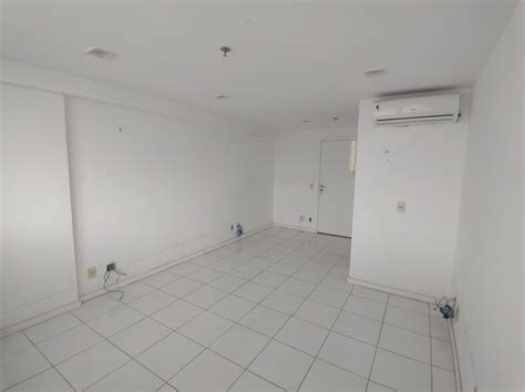 Sala Comercial Na Rua Soares Caldeira 142 Madureira Em Rio De Janeiro