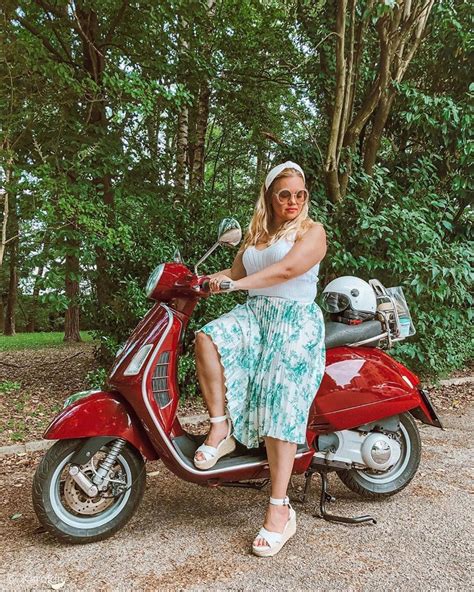 Vespaandgirls Official On Instagram Vespaandgirls Karoldjv Vespa