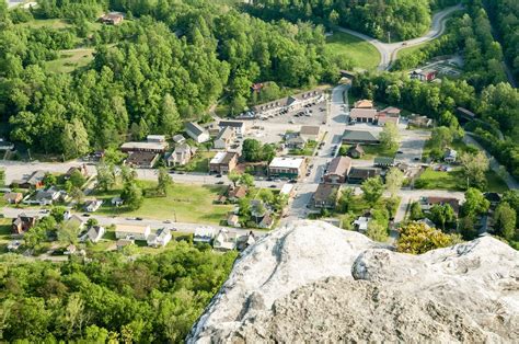 The Stunning View Of Three States Pinnacle Overlook At Cumberland Gap