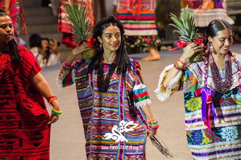 Baile Flor De Piña Historia E Indumentaria Vive Oaxaca