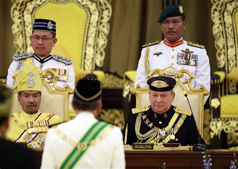 Sultan Ibrahim Dimasyhur Sebagai Yang Di Pertuan Agong Ke 17 Rnggt