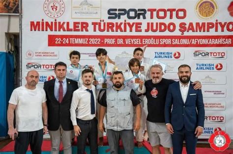 Sivaslı sporcular Afyonkarahisardan madalyalarla döndüBüyük Sivas