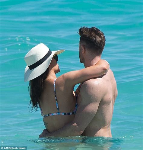 Katie Waissel Parades Her Burgeoning Bump In A Skimpy Stripy Bikini Daily Mail Online