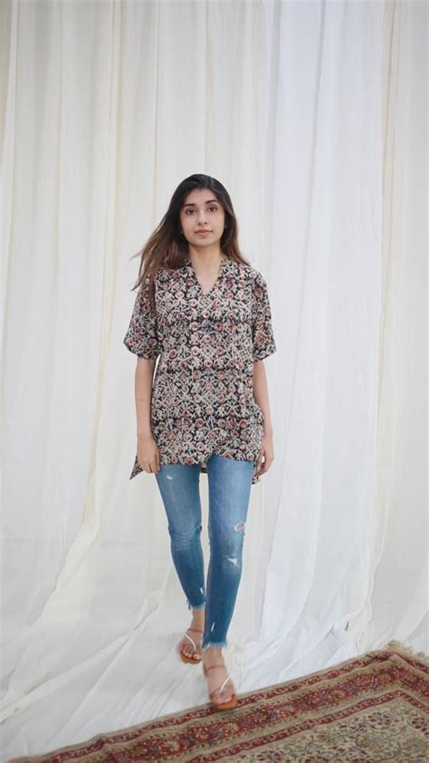 Buy Womens Kalamkari Kurtas Online At Best Prices The India Ethnic Co