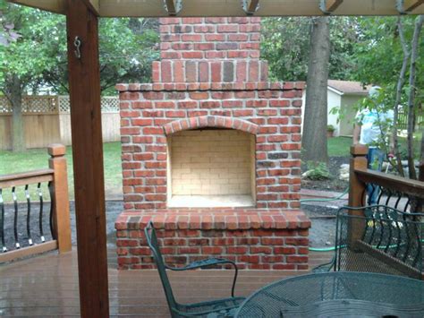 Brick Outdoor Fireplace | FIREPLACE DESIGN IDEAS