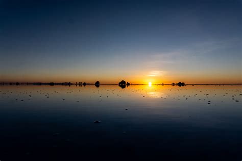 Salar De Uyuni Disebut Cermin Terbesar Di Dunia Dan Gambar Langit