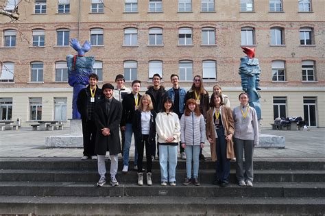 Kantischülerin Nicole Ng im Final der Philosophie Olympiade