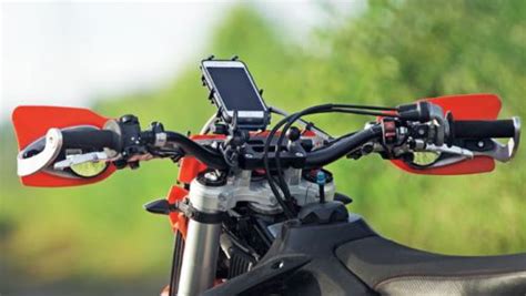 6 Best Motorcycle Phone Mounts Tough Enough For Dirt Bikes Motodomains