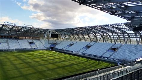 Grenoble Foot Et Rugby Main Dans La Main Pour La Gestion Du Stade Des