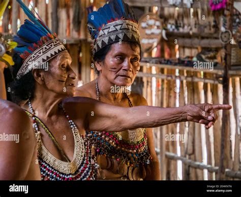 Bora Tribe Hi Res Stock Photography And Images Alamy