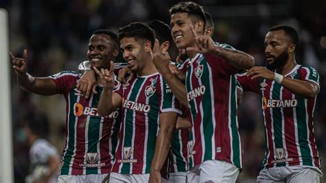 Fluminense Sofre Lei Do Ex Mas Goleia O Coritiba Vence 6ª Partida