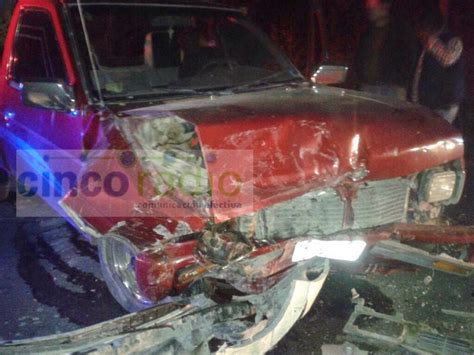 Tepeyahualcodecuauhtémoc Fuerte Impacto Frontal Entre Dos Camionetas