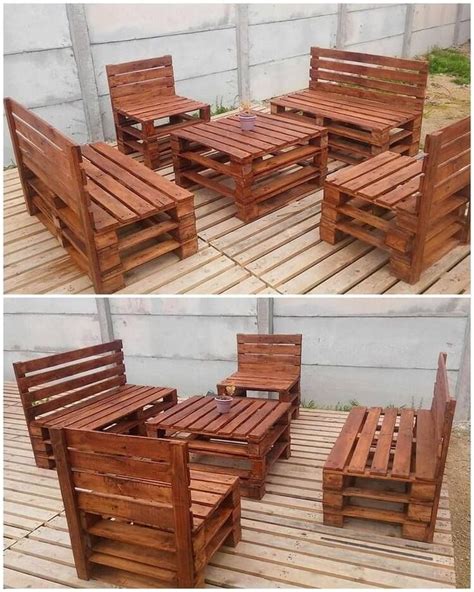 Wooden Pallet Furniture Sitting On Top Of A Wooden Floor