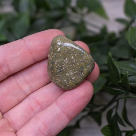 Epidote Meanings and Crystal Properties - The Crystal Council