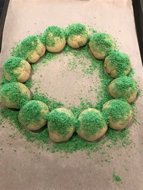 Bocconcini Stuffed Dinner Roll Wreath