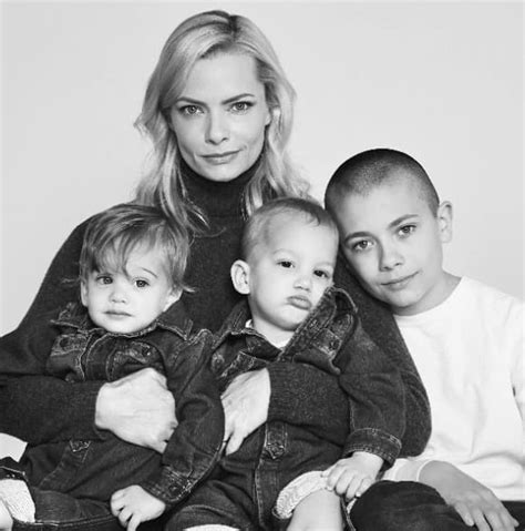 Jaime Pressly S Son Lenon Hijazi Bio Wiki Age Twin Girlfriend Net Worth