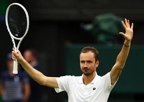 Wimbledon Medvedev élimine Sinner et se qualifie pour les demi