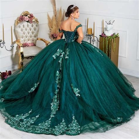 Pin By Dunia Linares On Quick Saves Quince Dresses Quinceanera