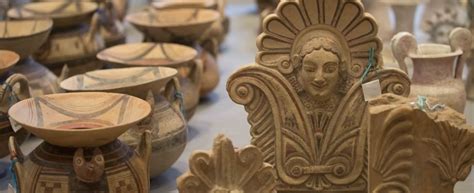 Sicilia Traffico Internazionale Di Reperti Archeologici Arrestate 23