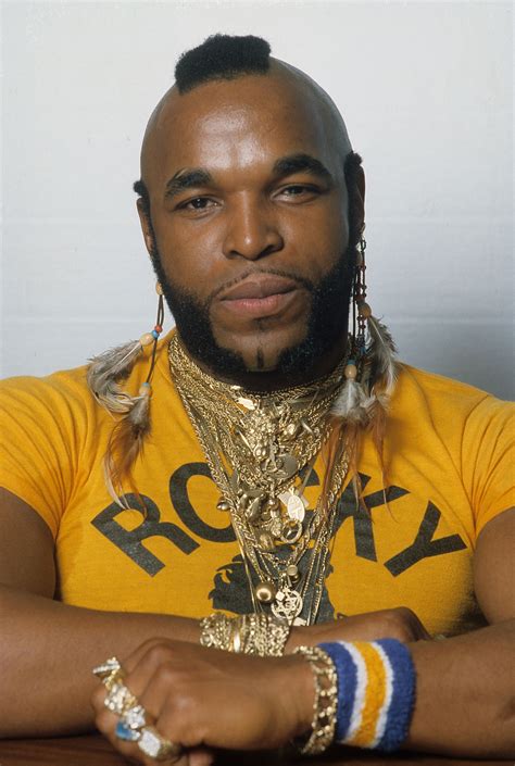 Men Wearing Gold Jewelry
