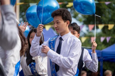 Жылдағыдай емес: Алматы мектебінде соңғы қоңырау қалай өтті?