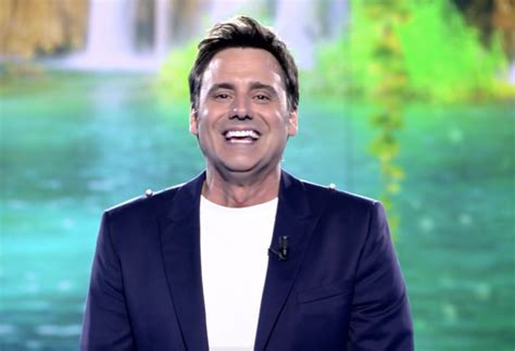 Ion Aramendi Muy Aplaudido En Su Debut Como Presentador De Supervivientes