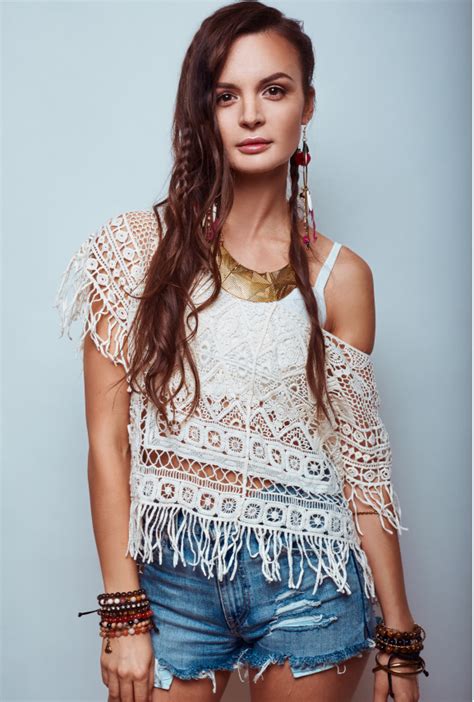 Bohemian Fashion Style: Free-Spirited Elegance & Creativity