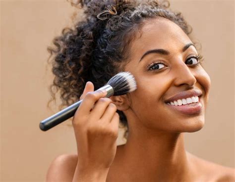 Conseils Pour Un Maquillage Naturel Et Lumineux