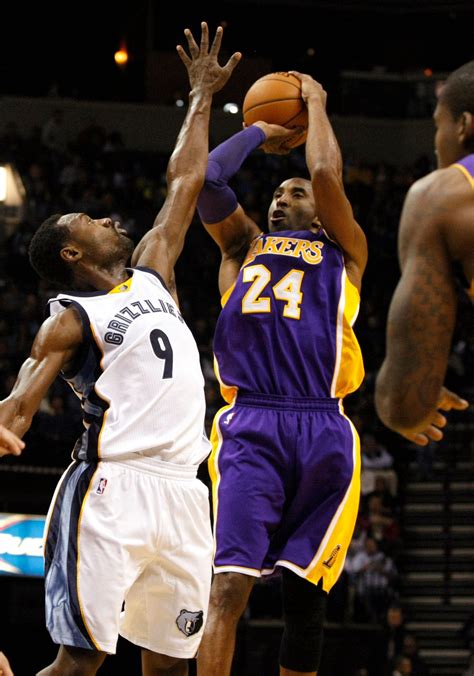 Kobe Bryant Shooting Form From Behind