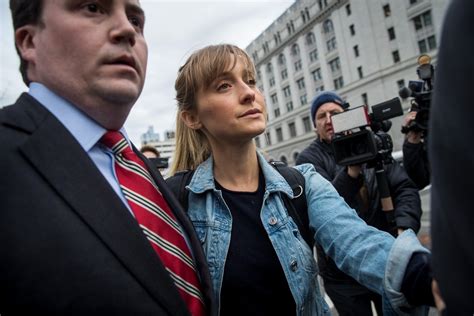 Smallville Actress Allison Mack Pleads Guilty To Charges Related To