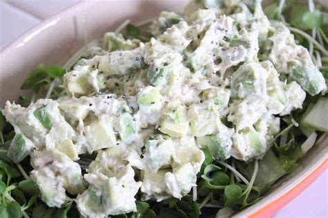 Avocado and Tuna Wasabi Mayo Salad Recipe! Creamy, full of umami, and refreshingly spicy wasabi ...