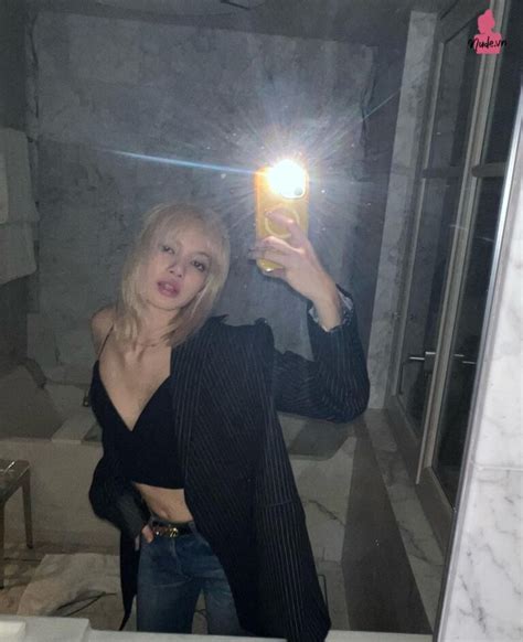 HOT Ảnh Bikini sexy cực hiếm của Lisa Blackpink NUDEVN